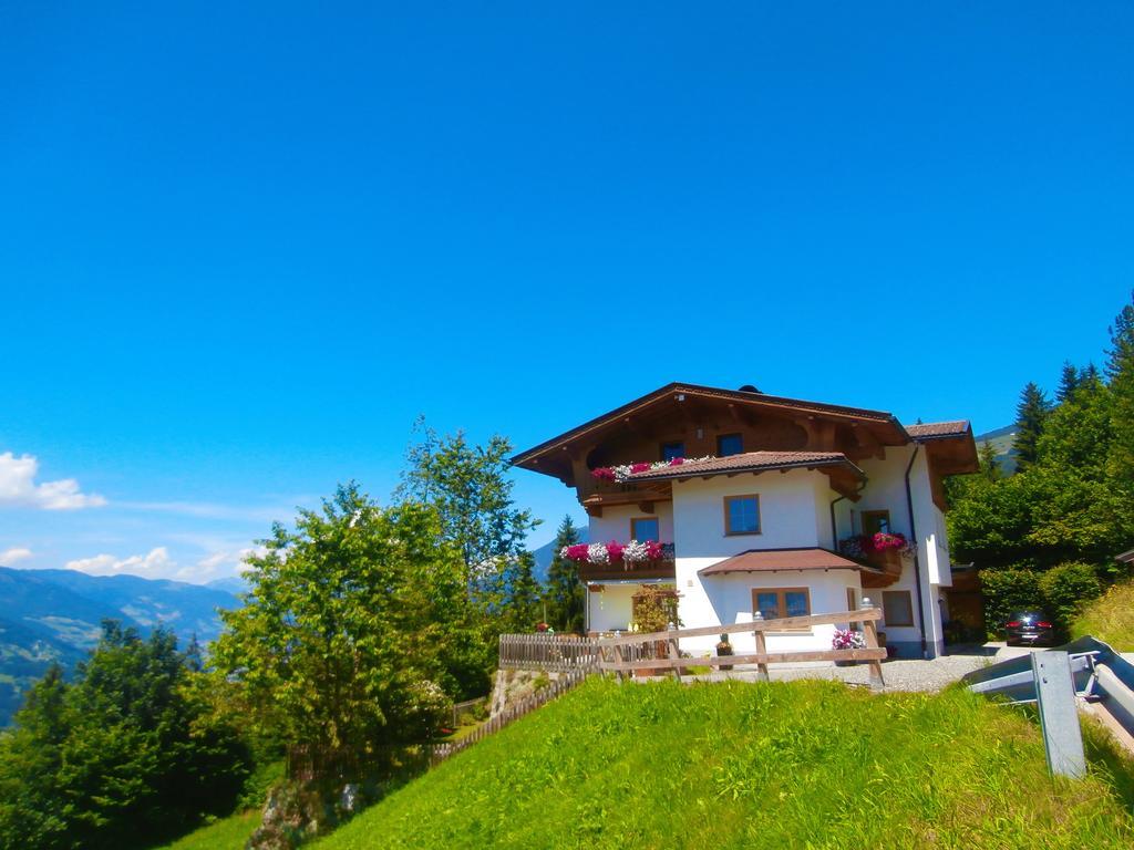 Апартаменти Landhaus Claudia Целль-ам-Ціллер Екстер'єр фото